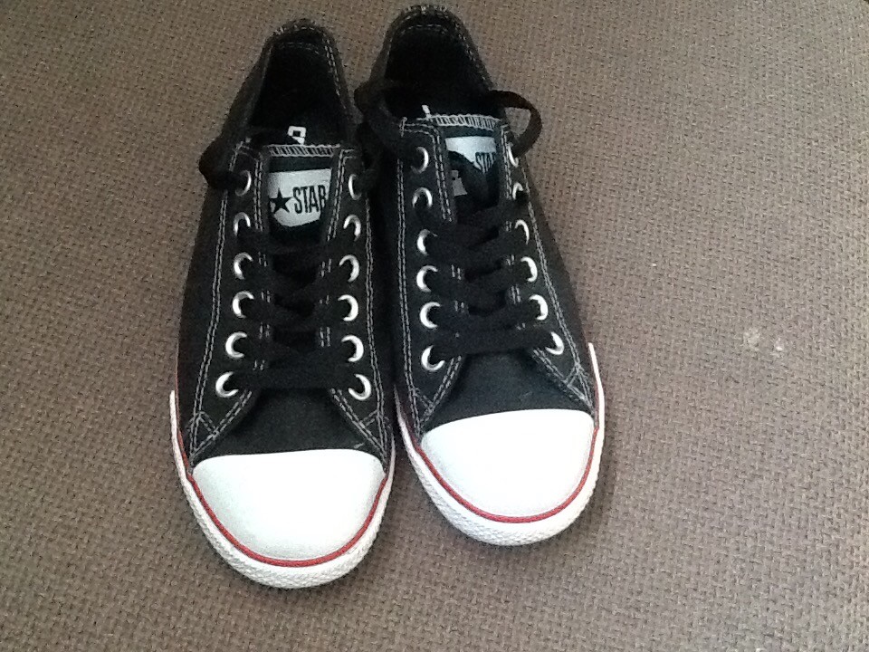 converse trainers size 4